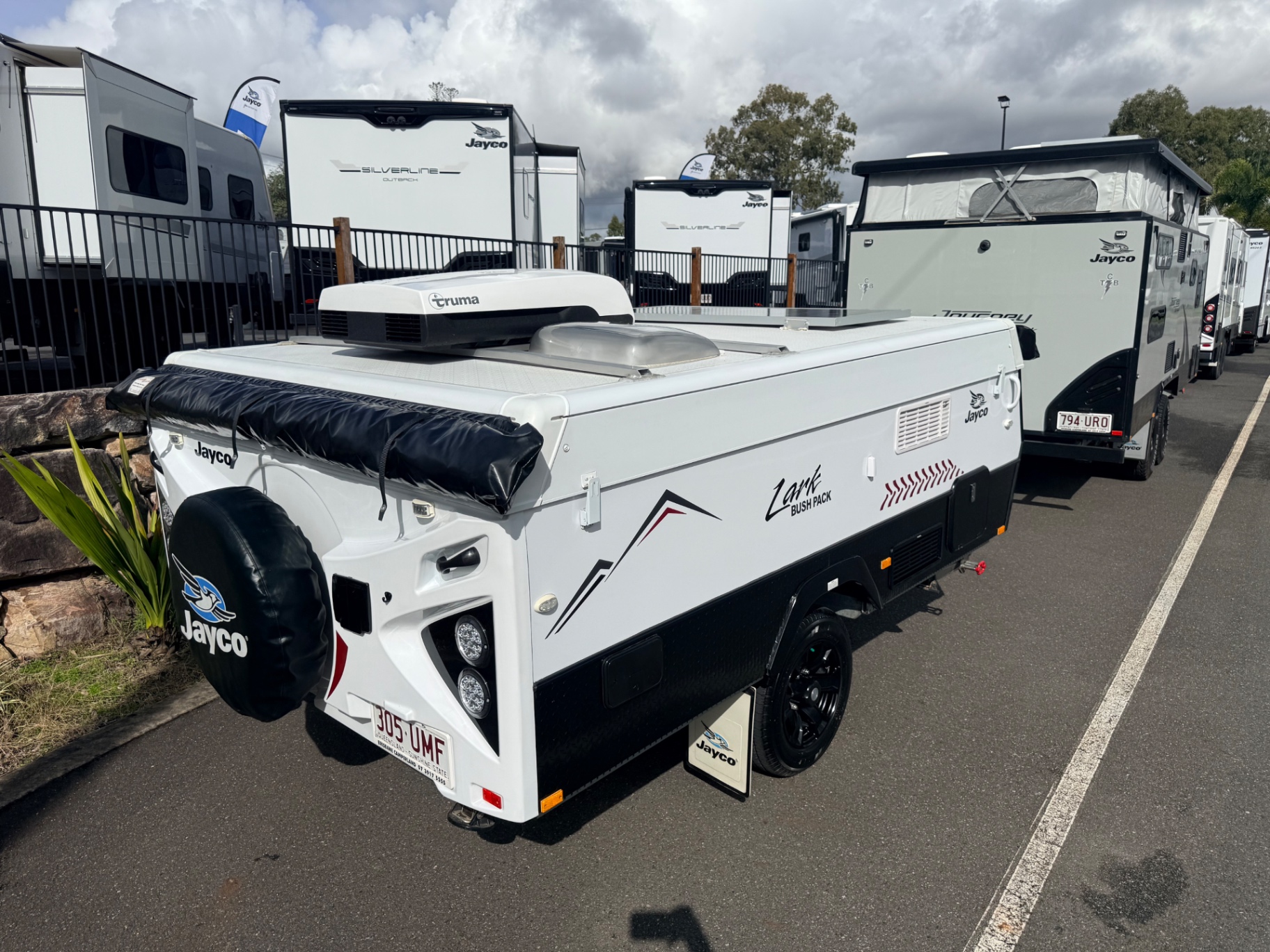 Caravan — side gloss