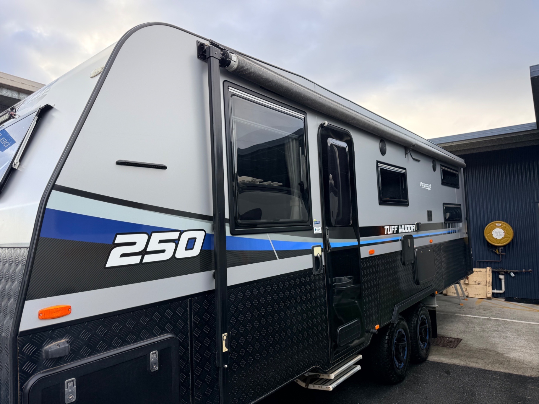Caravan finish